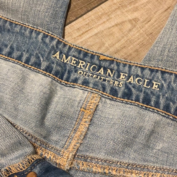 Women’s American Eagle mom jeans - Picture 4 of 5